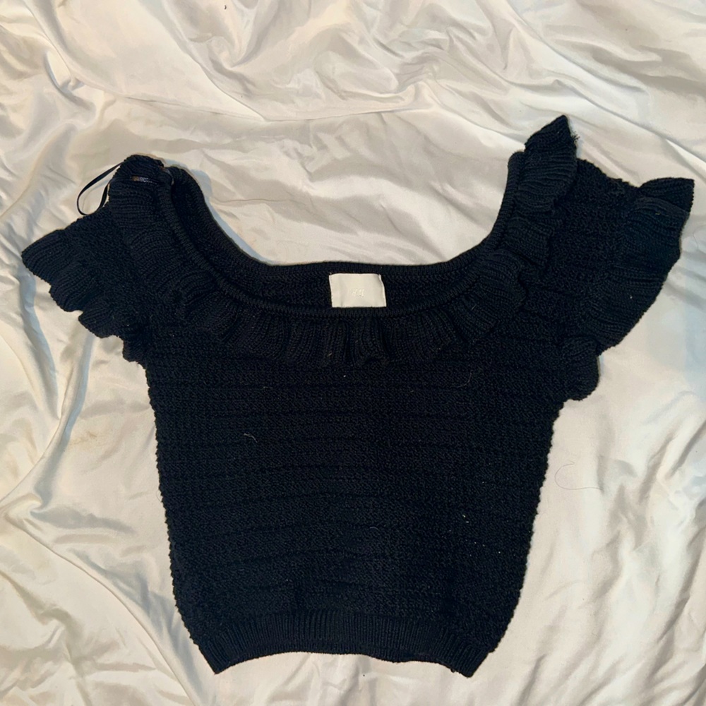 Ruffle Detail Knit Black H&M slightly cropped Shirt
